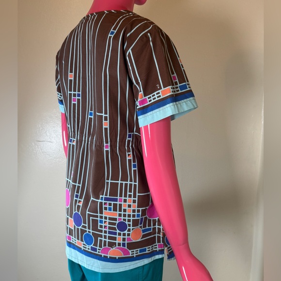 Koi Kathy Peterson Scrub Top Medium Geometric Print Empire Waist - Picture 6 of 7